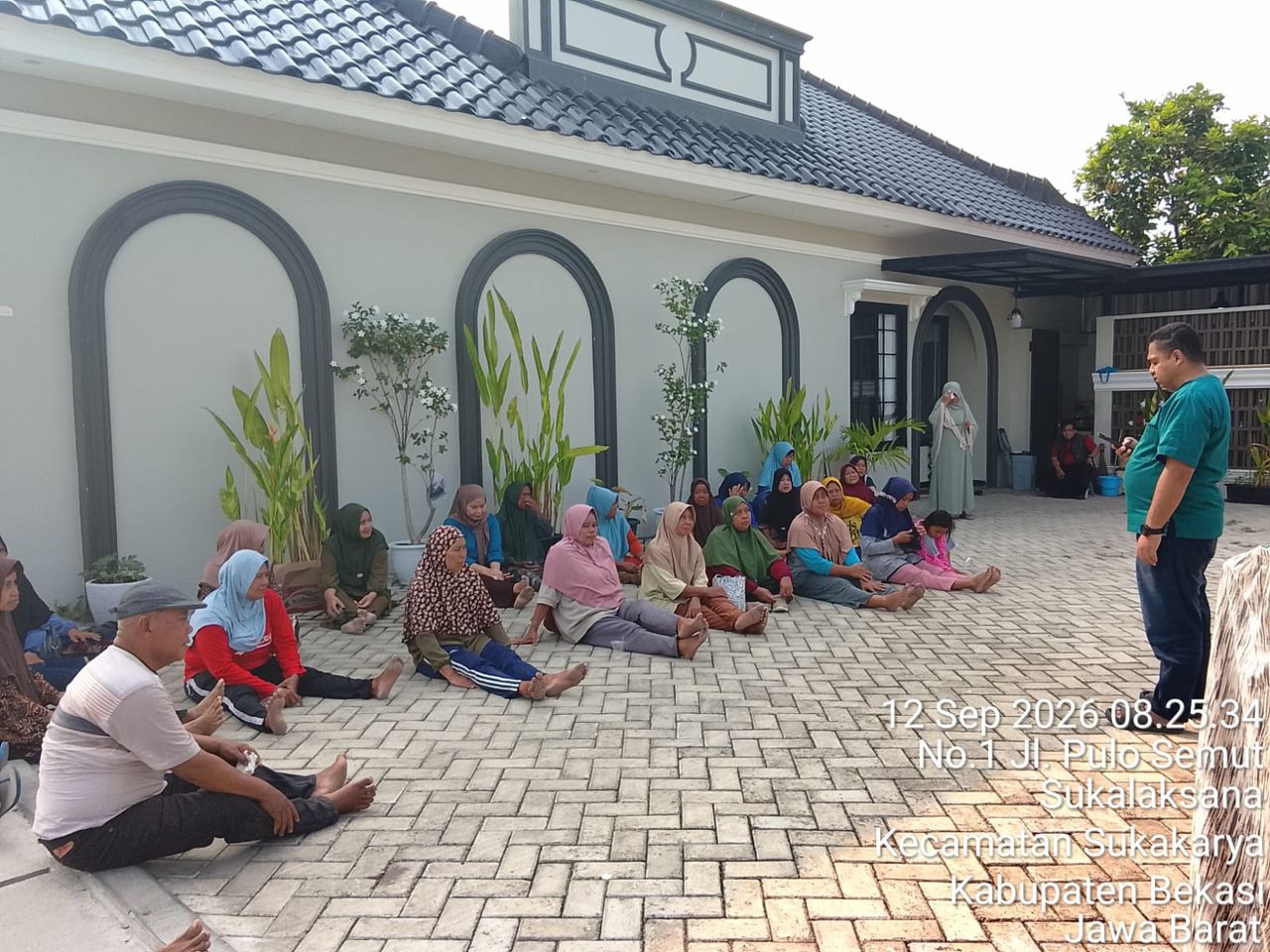 Dokter memberikan edukasi kesehatan kepada peserta Program Prolanis, September 2026