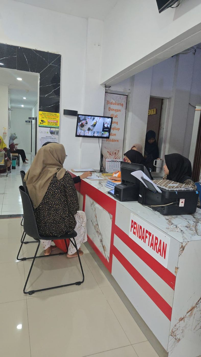 Meja pendaftaran pasien